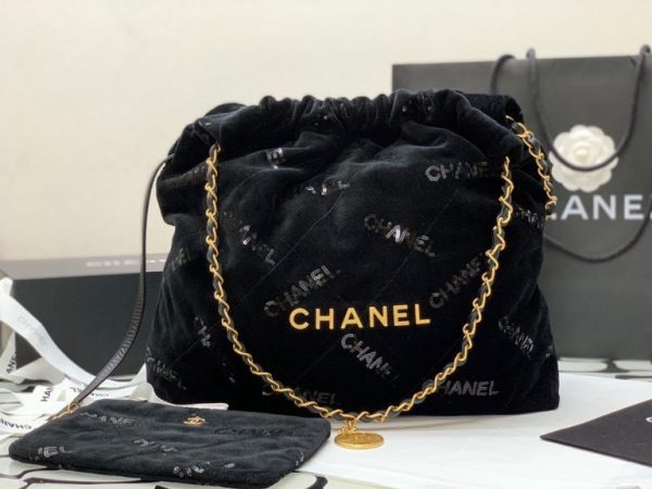 CHANEL 22