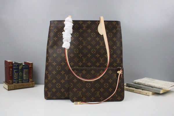 Louis Vuitton Carry It