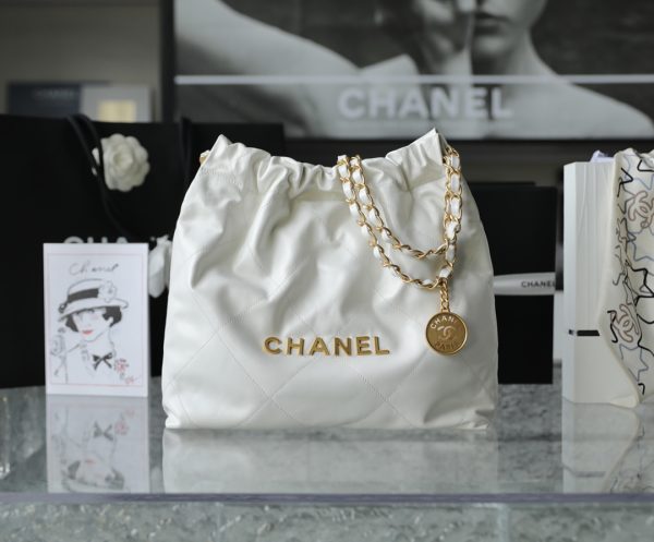 Chanel 22 Small