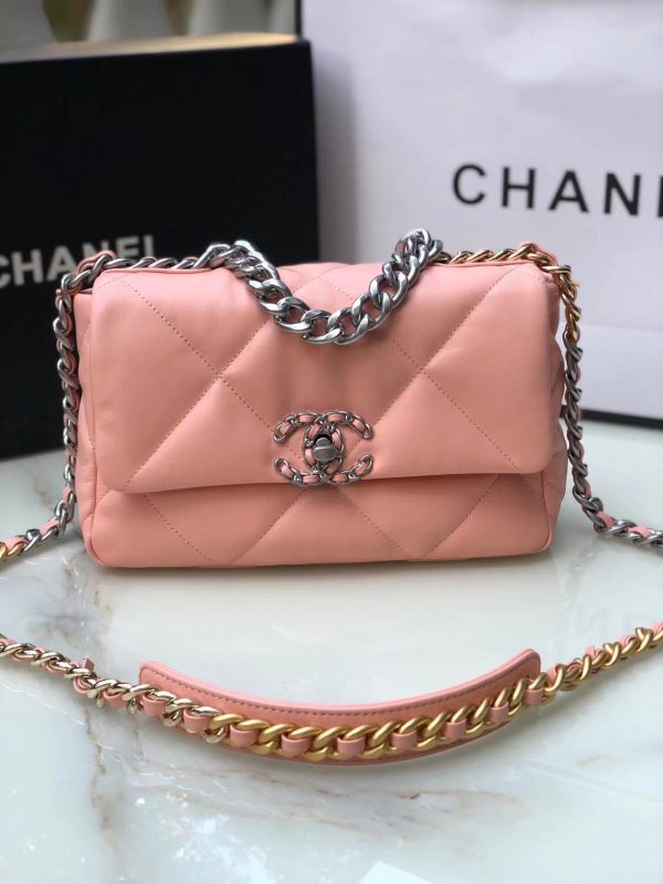 Chanel 19