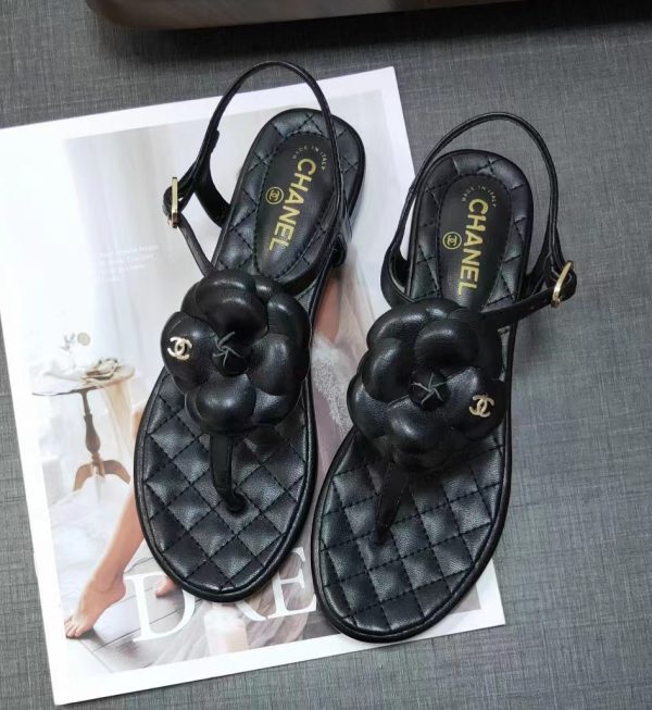 Chanel CC Logo Leather Flat