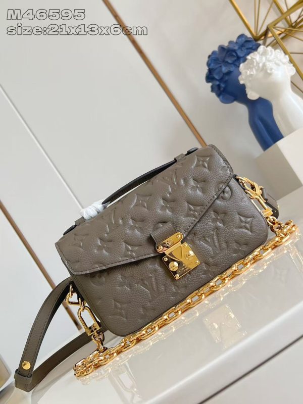 Louis Vuitton Pochette Métis