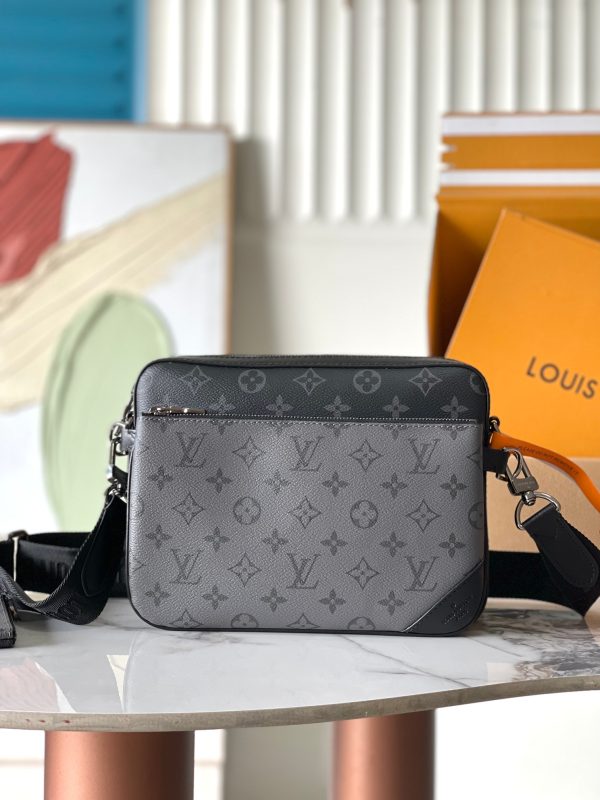 Louis Vuitton Trio Messenger