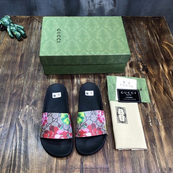 GUCCI SLIPPERS 9