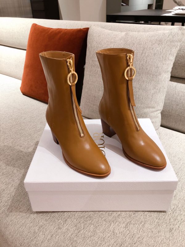 DIOR BOOTS 32