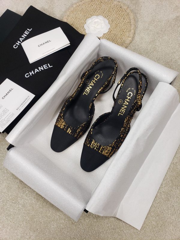 CHANEL FLATS 34