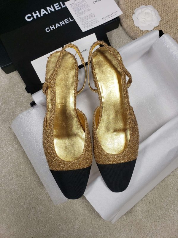 CHANEL FLATS 33