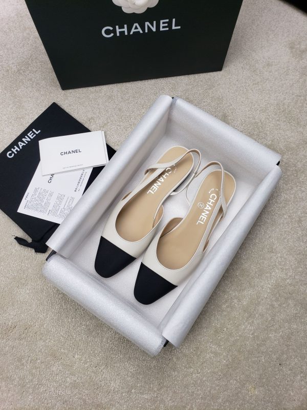CHANEL FLATS 32