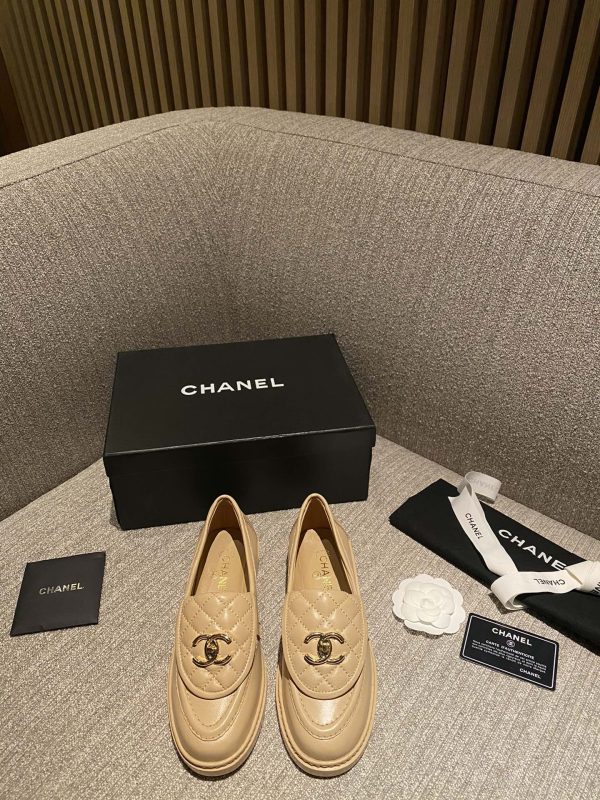 CHANEL FLATS 19
