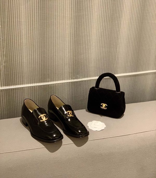 CHANEL FLATS 15