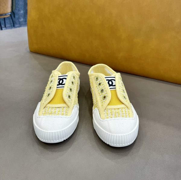 CHANEL FLATS 10