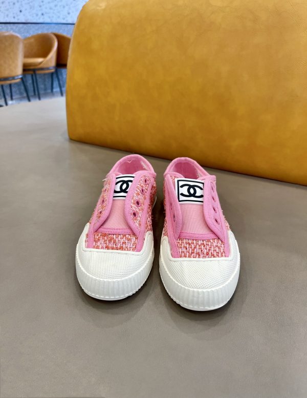 CHANEL FLATS 9