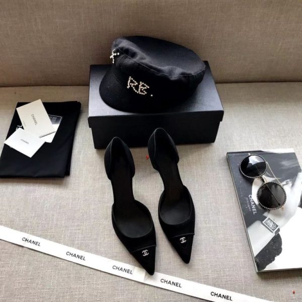 CHANEL HIGH HEELS 53