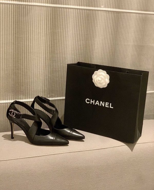 CHANEL HIGH HEELS 39