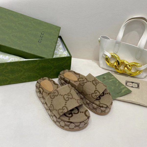 Gucci Open Toe Sandals