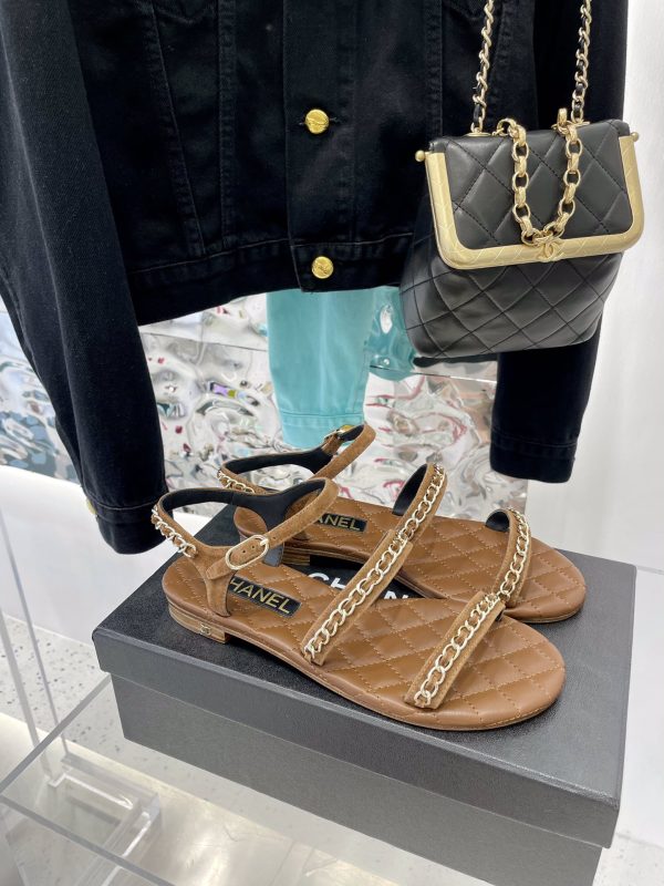 CHANEL SLIPPERS 18