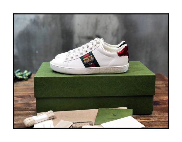 GUCCI FLATS 49
