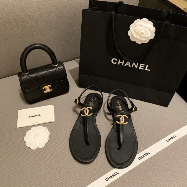 CHANEL SLIPPERS 52