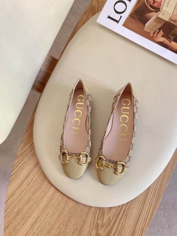 GUCCI FLATS 9