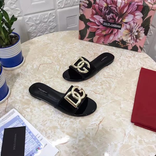 DOLCE & GABBANA Logo-plaque Leather Sandals In Black