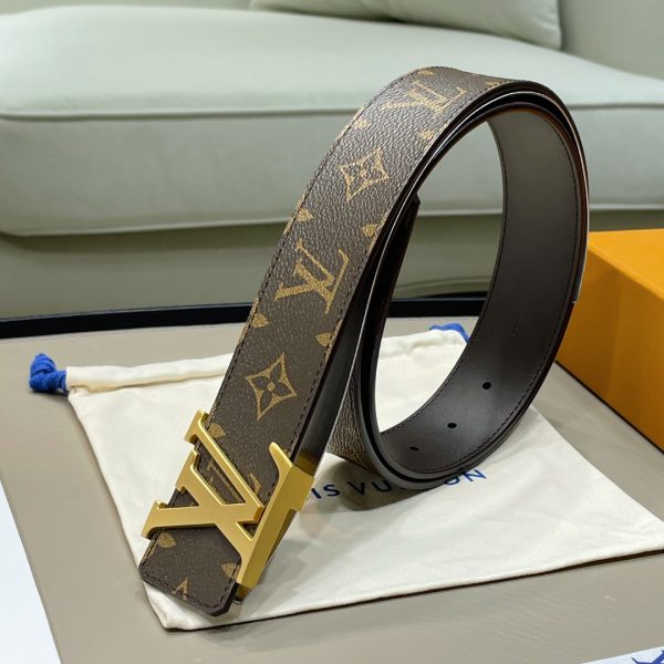 LV INITIAL MONOGRAM