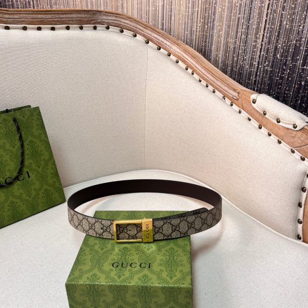 GG belt with gold buckle