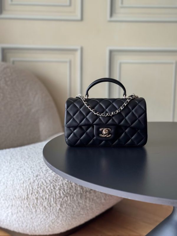 Chanel 21K Mini CF handle