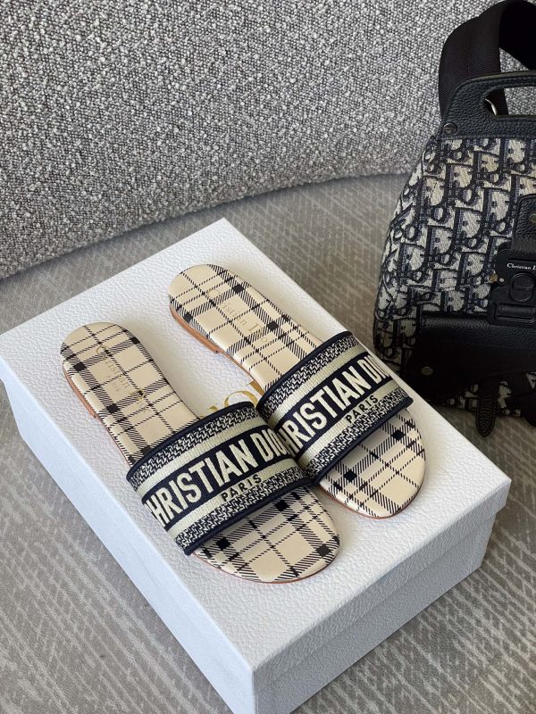 DIOR SLIPPERS 5