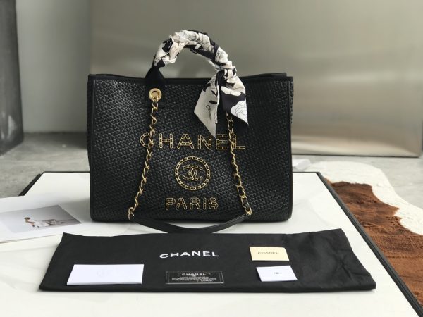 CHANEL TOTE