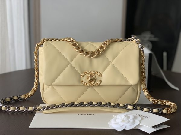 Chanel 19 small
