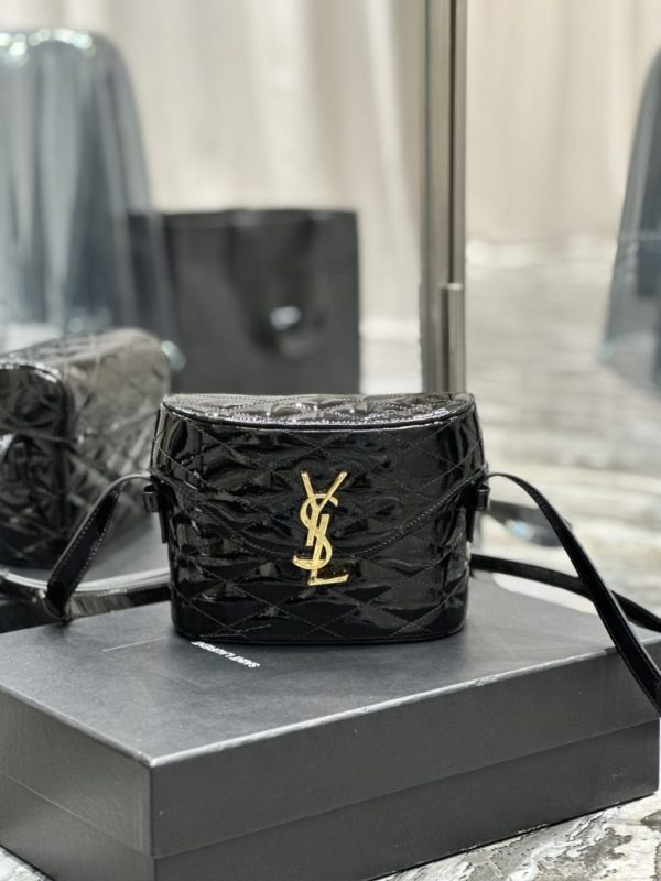 JUNE BOX BAG IN QUILTED PATENT LEATHER