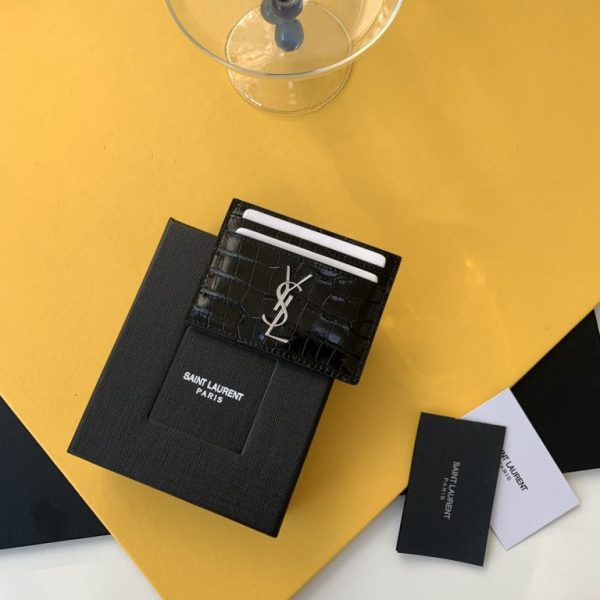 CASSANDRE MATELASSÉ CARD CASE IN GRAIN DE POUDRE EMBOSSED LEATHER