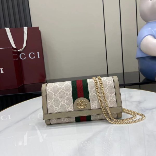 Gucci Leather clutch