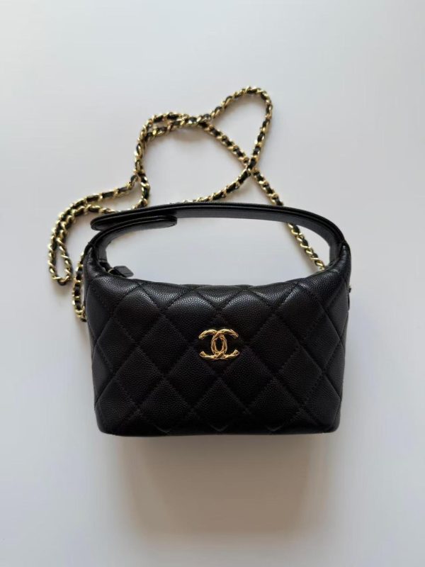 CHANEL 26P CC Logo Quilted Caviar Leather Small Hobo Clutch