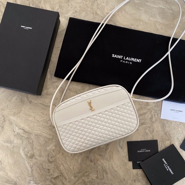 VICTOIRE CAMERA BAG IN QUILTED LAMBSKIN