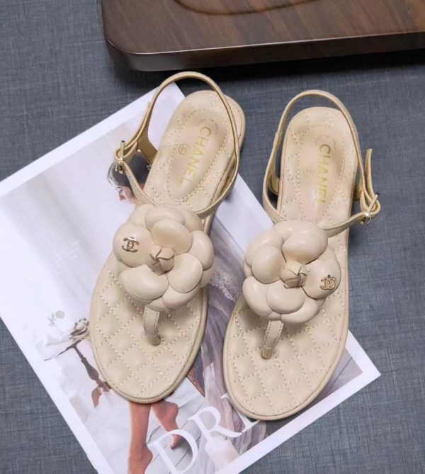Chanel CC Logo Leather Flat