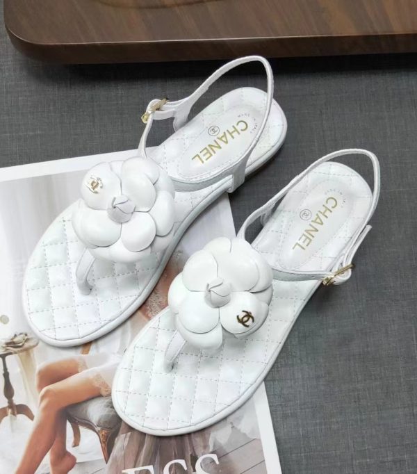 Chanel CC Logo Leather Flat
